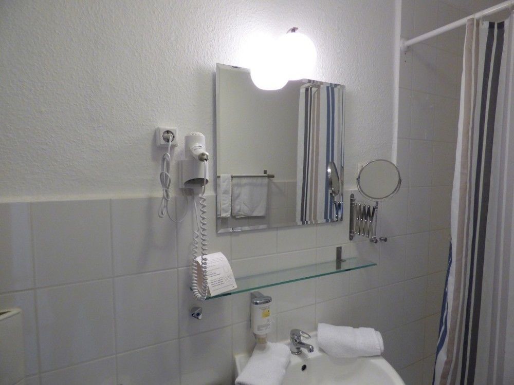 Hotel Art Inn Dinslaken Zewnętrze zdjęcie