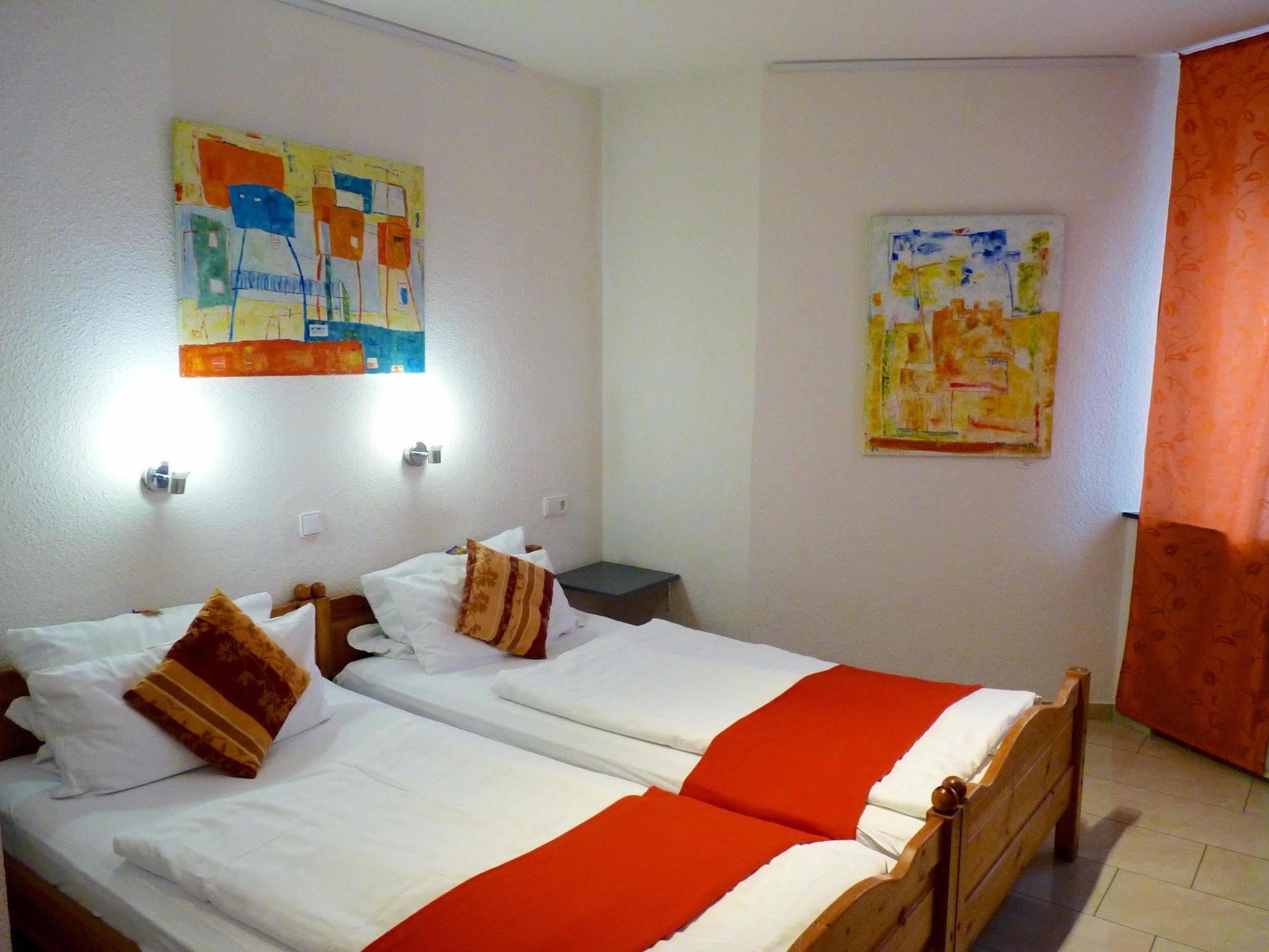 Hotel Art Inn Dinslaken Zewnętrze zdjęcie