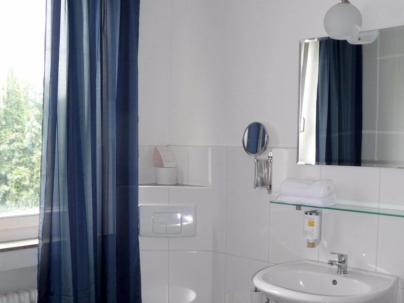 Hotel Art Inn Dinslaken Zewnętrze zdjęcie